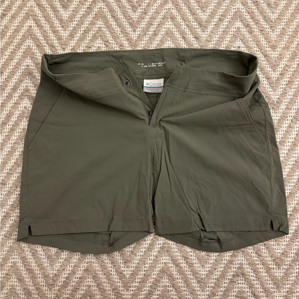 Women's Columbia Black and Green Shorts Bundle - Picture 3 of 8